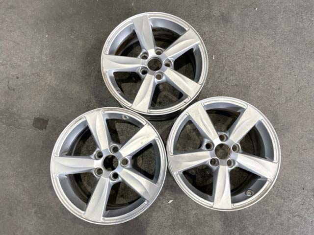 画像:ホイール(車のホイール)